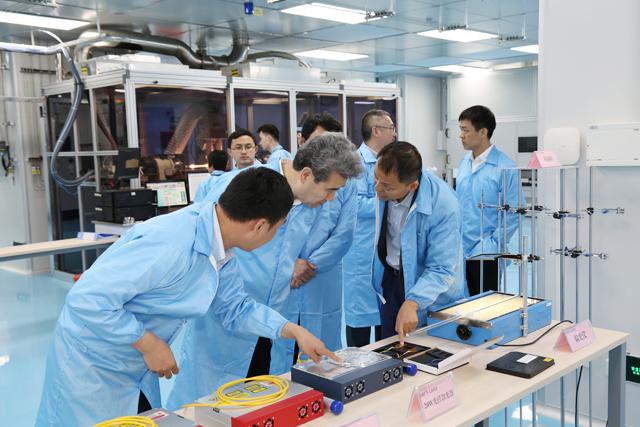 深圳市委常委、副市長劉慶生一行到大族激光考察調(diào)研